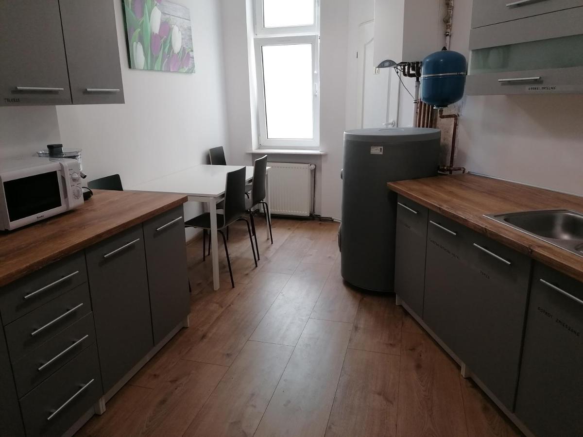 Hostel Tulip - Pokój 3 ze wspólną łazienką i kuchnią Szczecin Exterior foto
