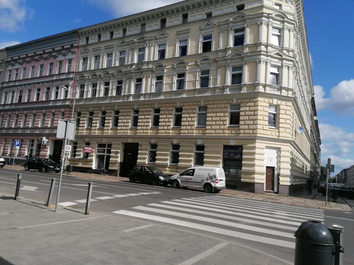 Hostel Tulip - Pokój 3 ze wspólną łazienką i kuchnią Szczecin Exterior foto