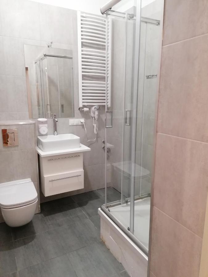 Hostel Tulip - Pokój 3 ze wspólną łazienką i kuchnią Szczecin Exterior foto