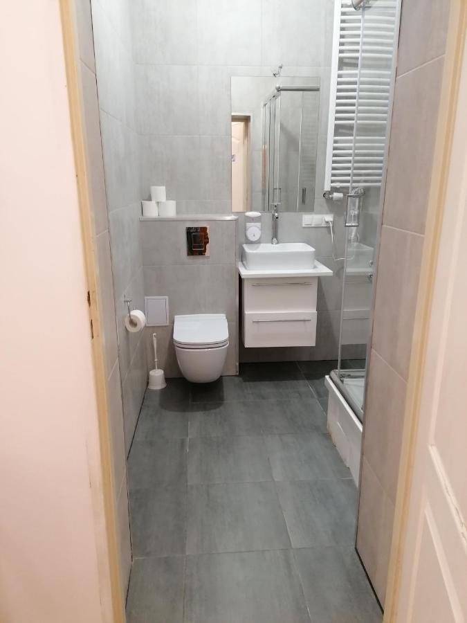 Hostel Tulip - Pokój 3 ze wspólną łazienką i kuchnią Szczecin Exterior foto